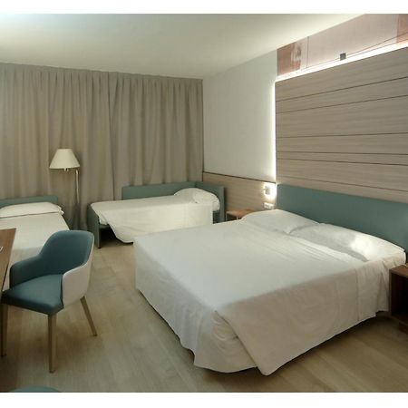 ויצ'נצה Hotel Victoria מראה חיצוני תמונה