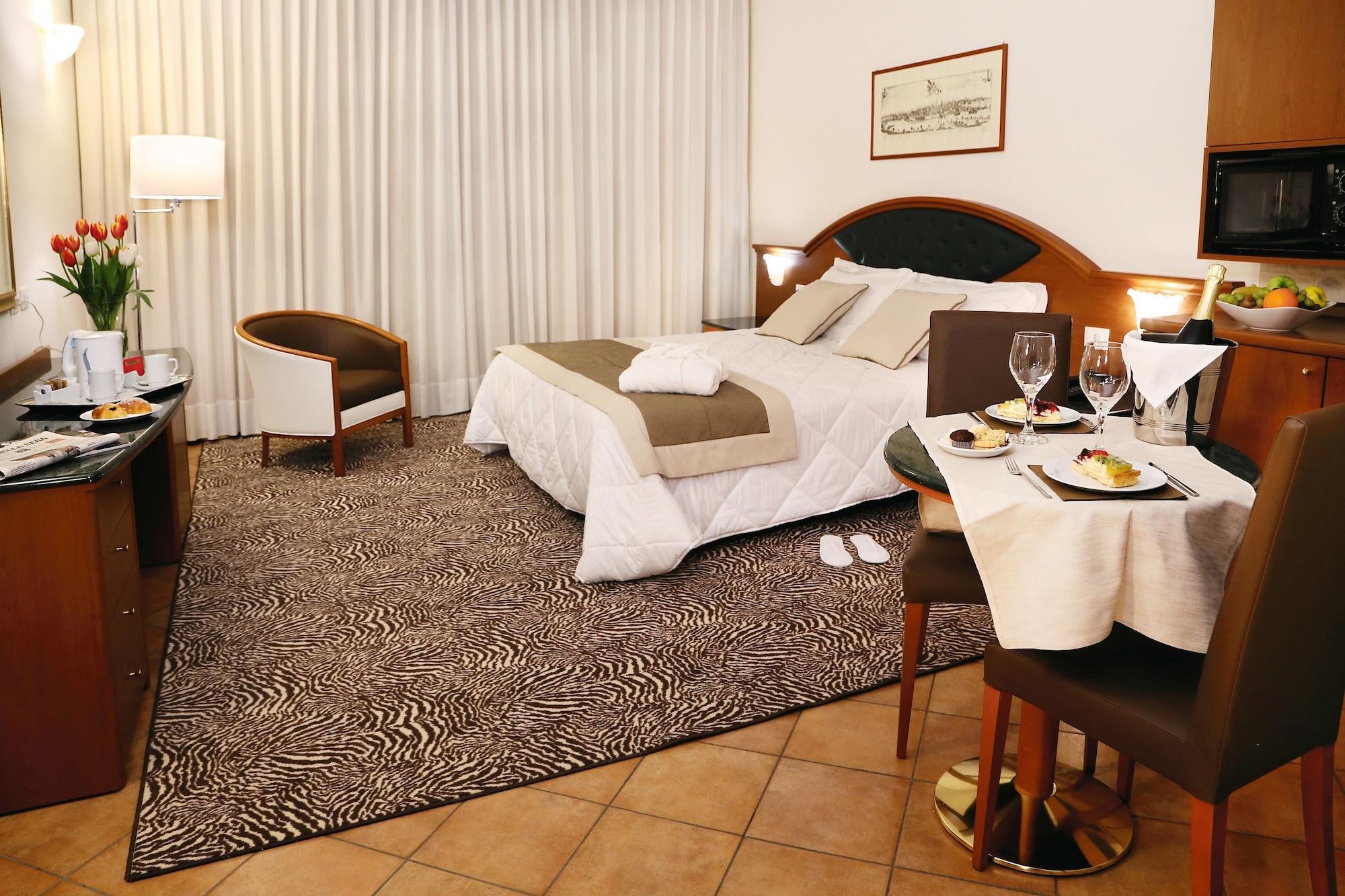 ויצ'נצה Hotel Victoria מראה חיצוני תמונה