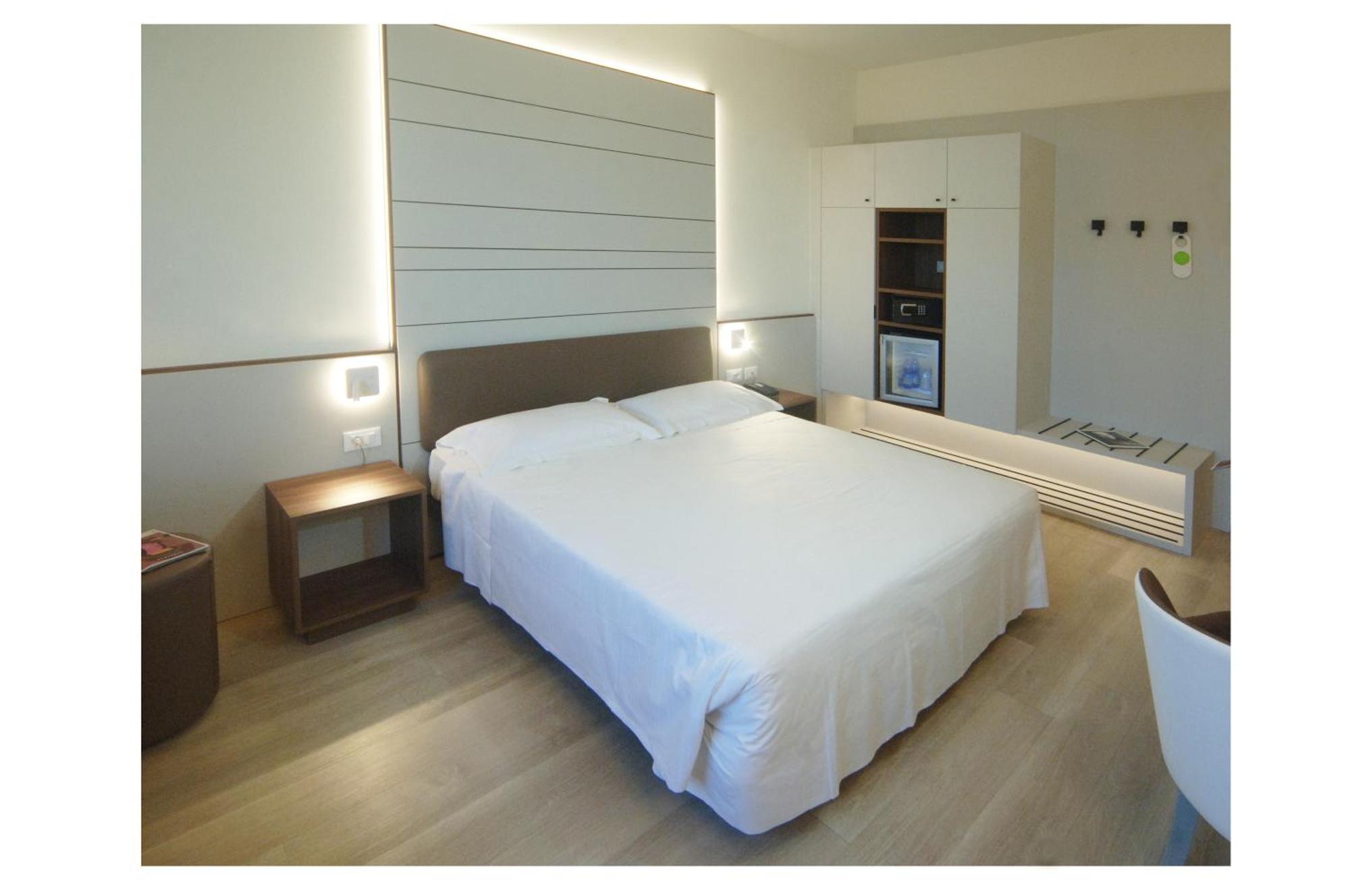ויצ'נצה Hotel Victoria מראה חיצוני תמונה