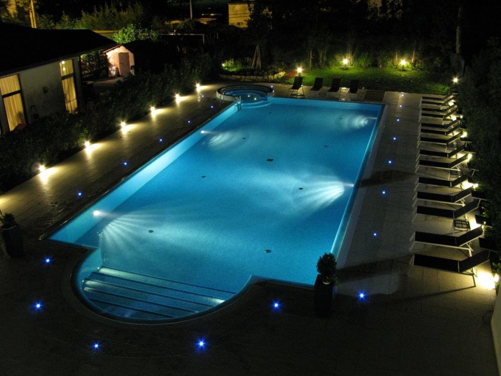 ויצ'נצה Hotel Victoria מראה חיצוני תמונה