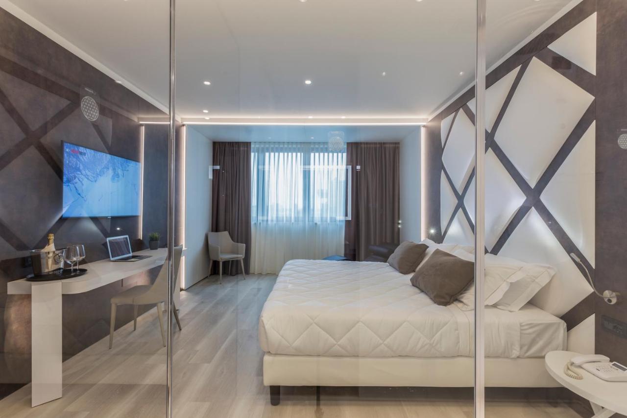ויצ'נצה Hotel Victoria מראה חיצוני תמונה