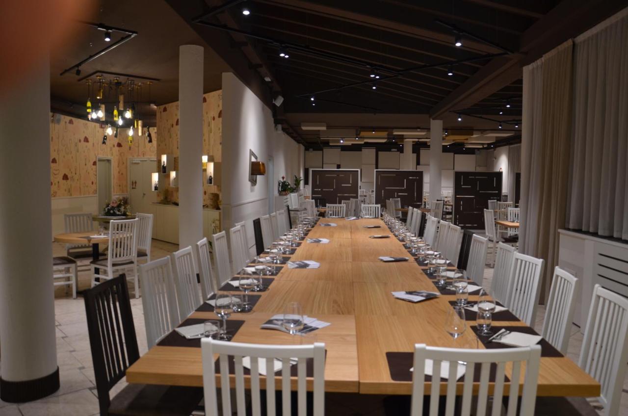 ויצ'נצה Hotel Victoria מראה חיצוני תמונה
